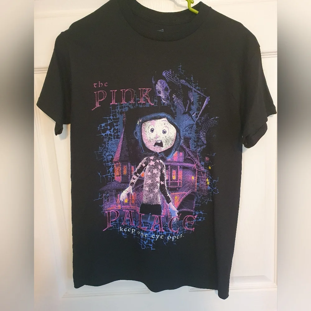 Coraline the pink t-shirt - Picture 2 of 4